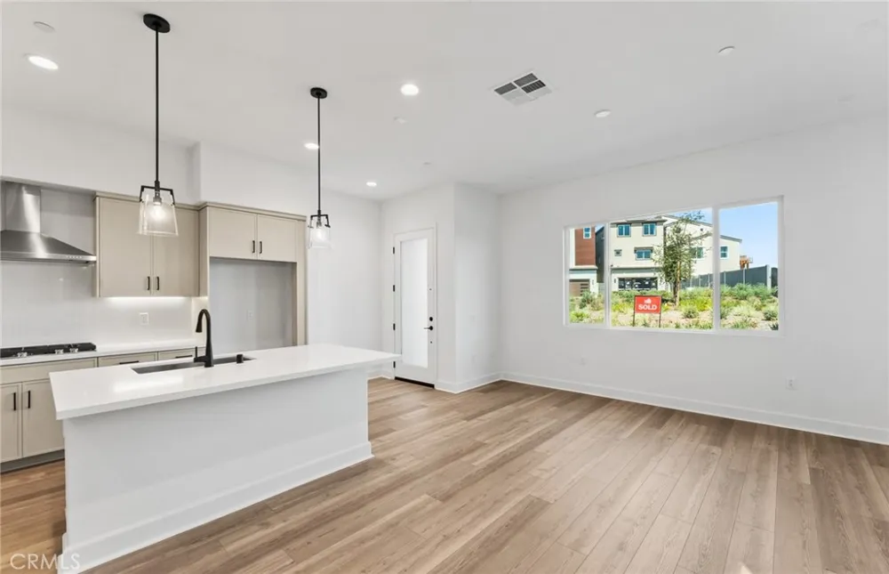 760 Gadwall Irvine, CA 92618