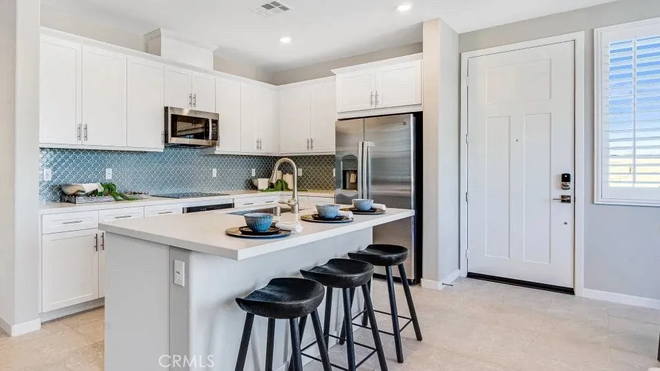 2785 E Amberley Privado