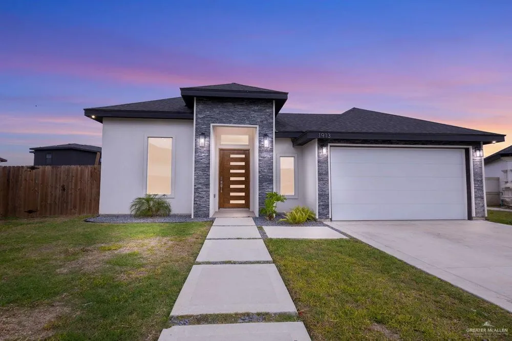 1913 E Silverton Circle