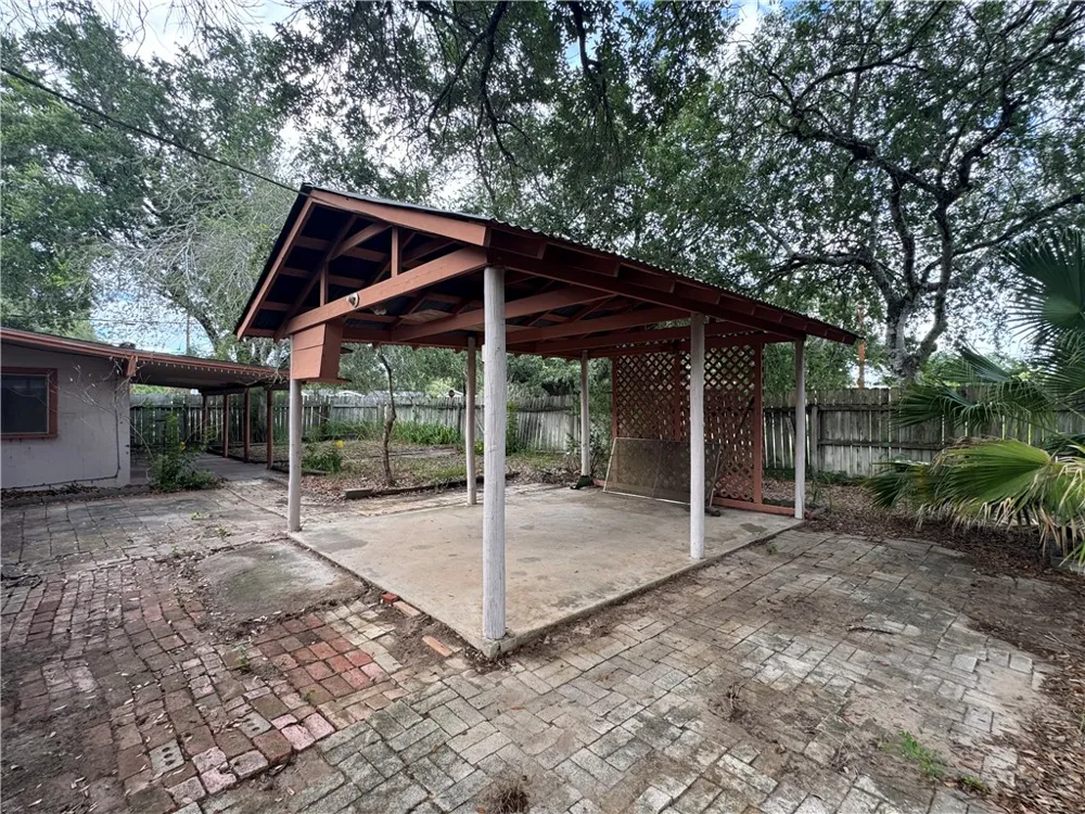 409 Taylor Falfurrias, TX 78355