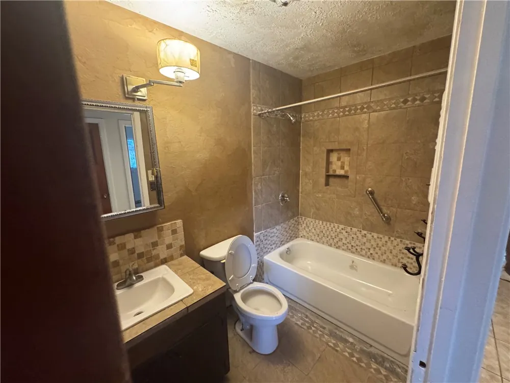 409 Taylor Falfurrias, TX 78355