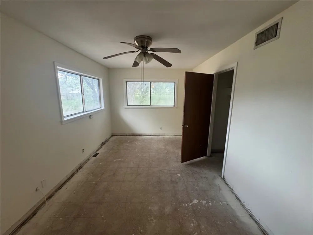 409 Taylor Falfurrias, TX 78355