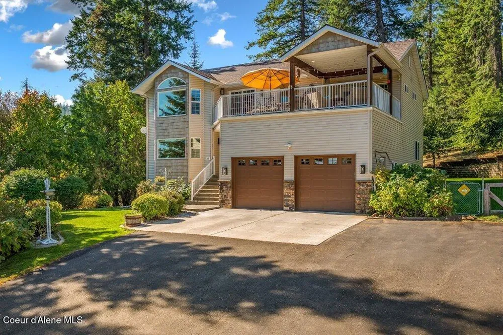 11413 Summit Loop Hauser, ID 83854