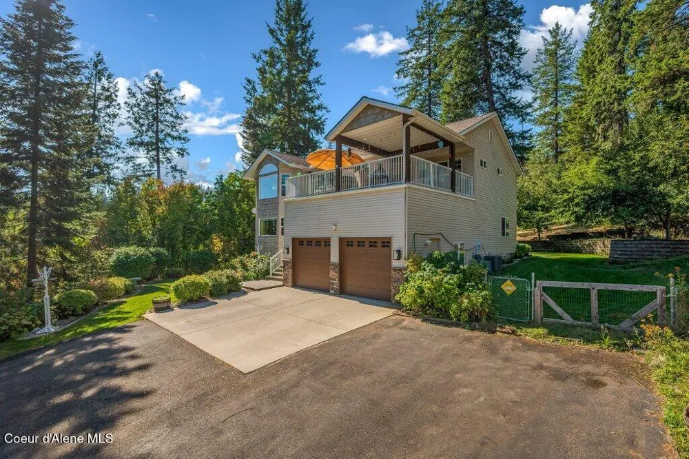 11413 Summit Loop Hauser, ID 83854
