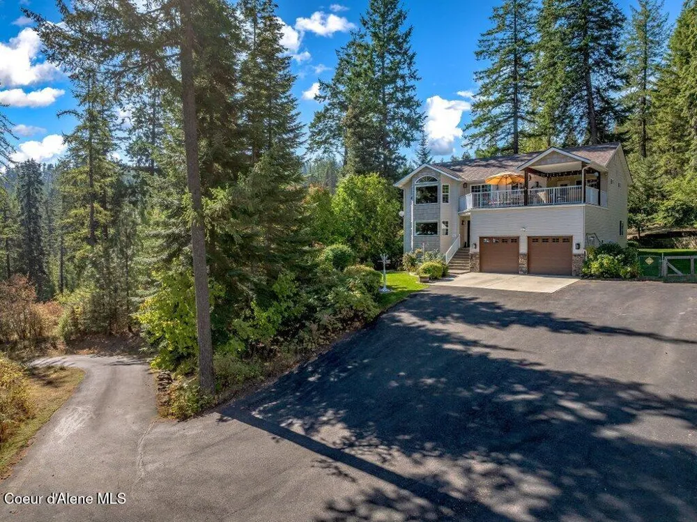11413 Summit Loop Hauser, ID 83854