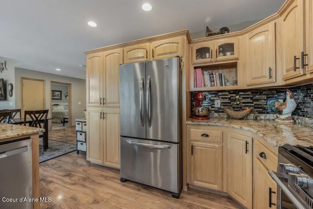 11413 Summit Loop Hauser, ID 83854