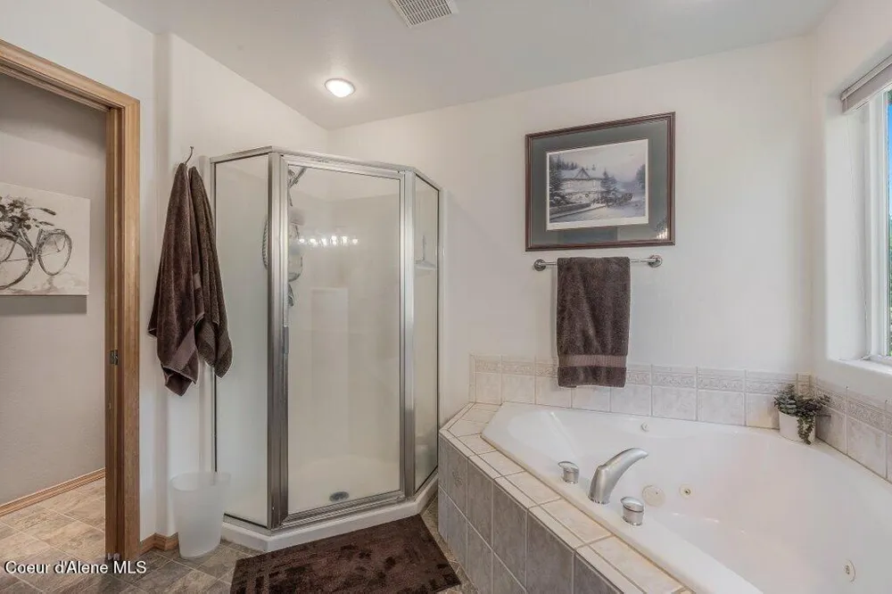 11413 Summit Loop Hauser, ID 83854