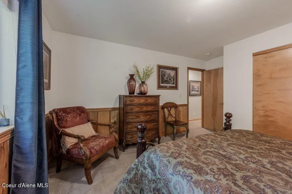 11413 Summit Loop Hauser, ID 83854