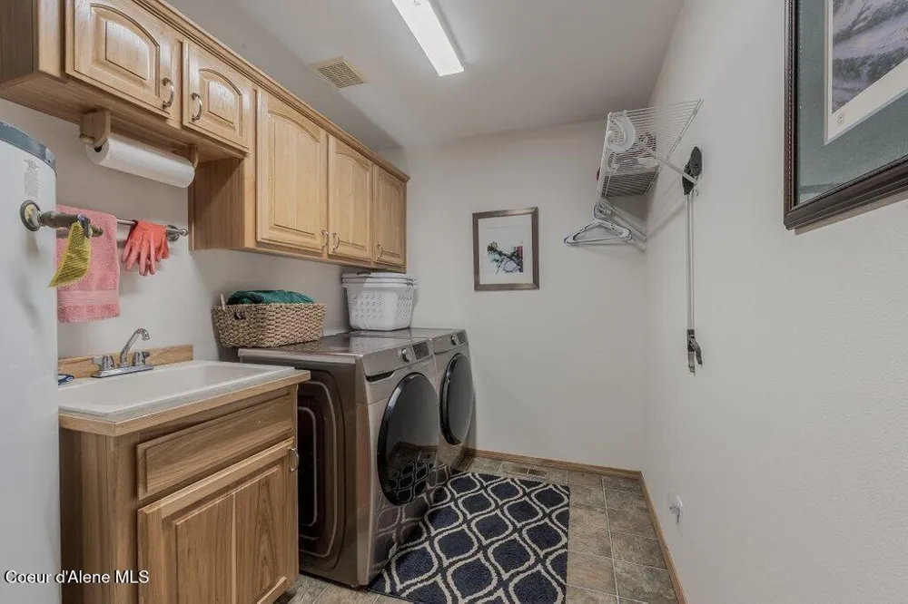 11413 Summit Loop Hauser, ID 83854