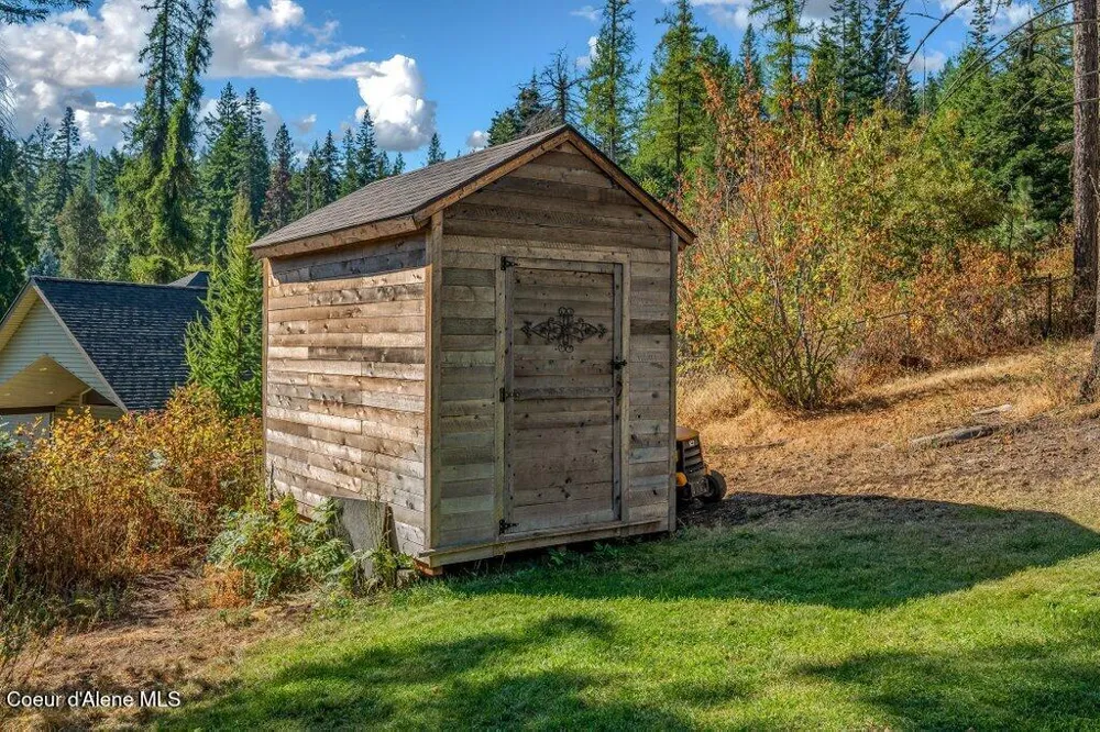 11413 Summit Loop Hauser, ID 83854