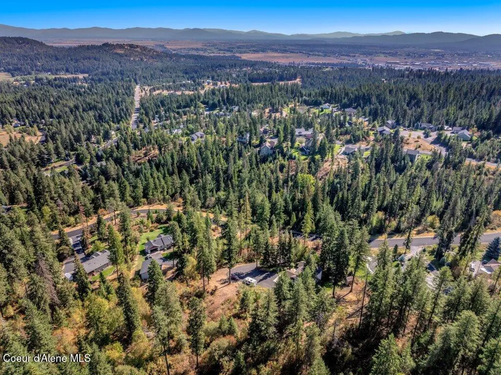 11413 Summit Loop Hauser, ID 83854