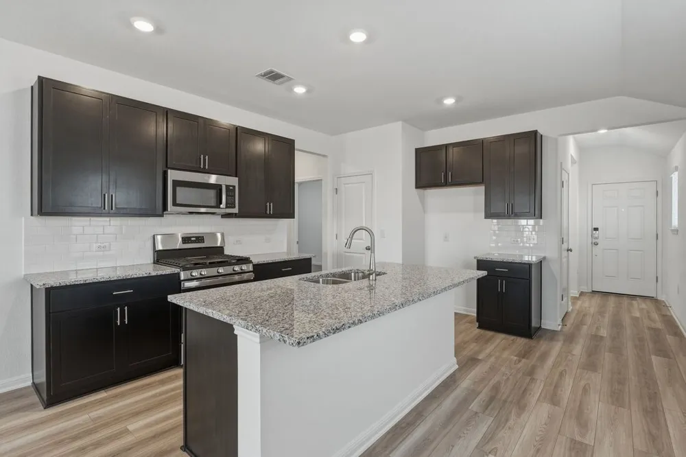 14110 Edna Maxine Walk Del Valle, TX 78617