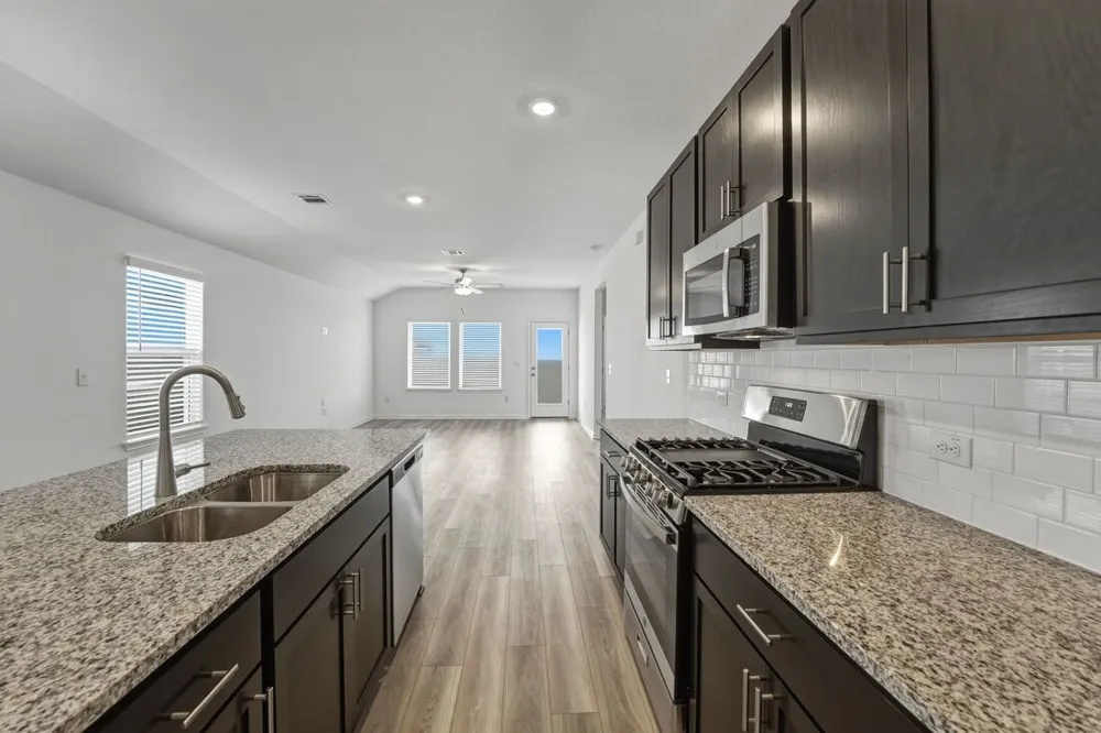 14110 Edna Maxine Walk Del Valle, TX 78617