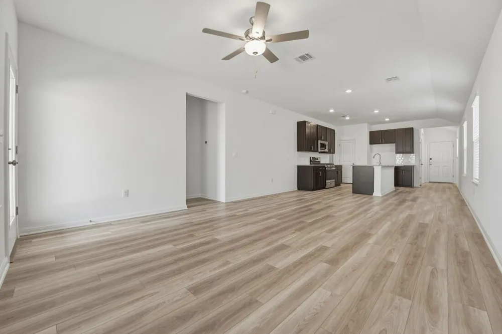 14110 Edna Maxine Walk Del Valle, TX 78617