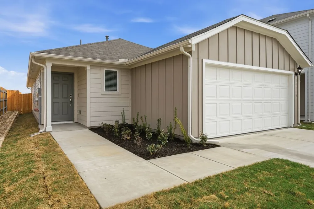 14110 Edna Maxine Walk Del Valle, TX 78617