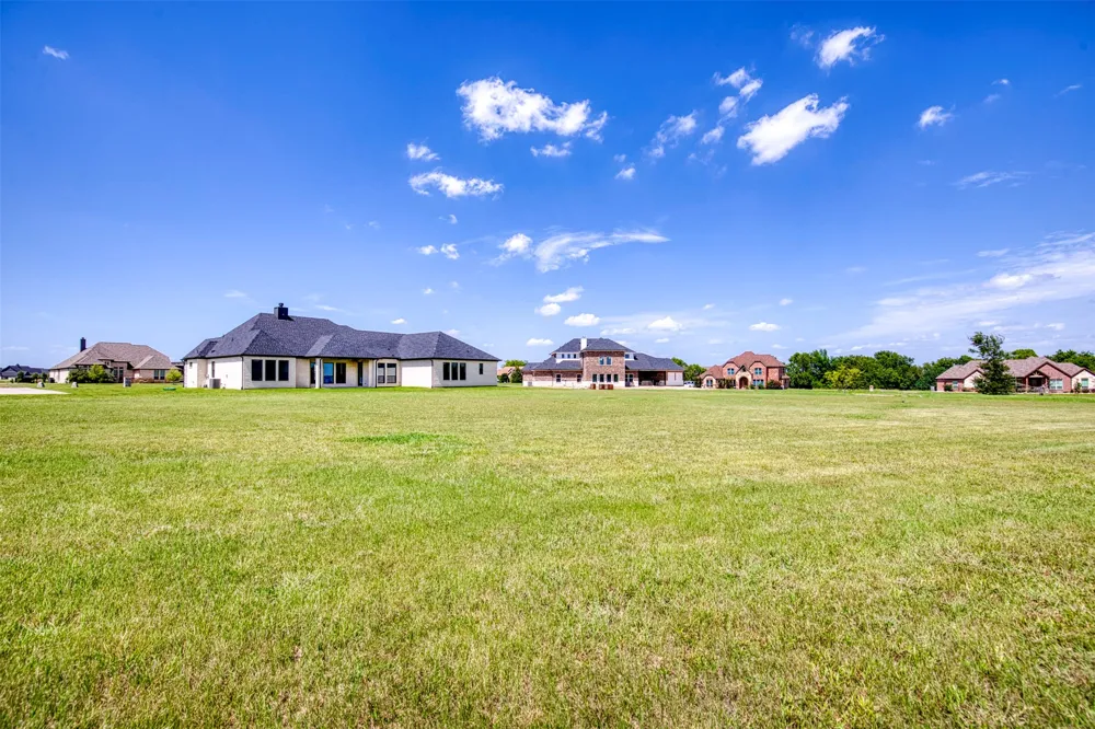 1333 Canyon Lake Road Wills Point, TX 75169