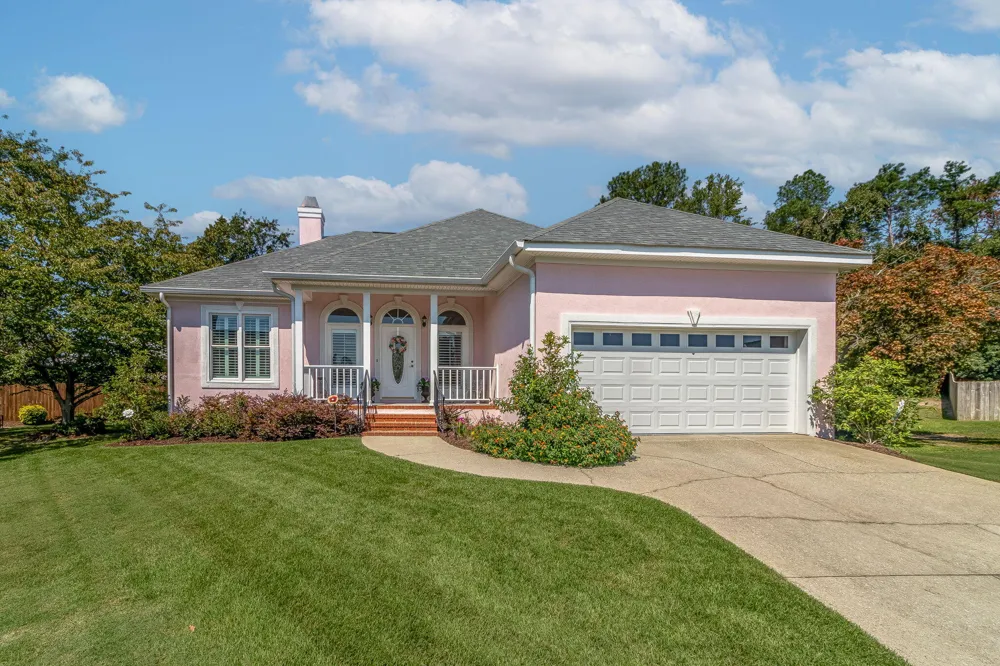 2506 Larchmont Court