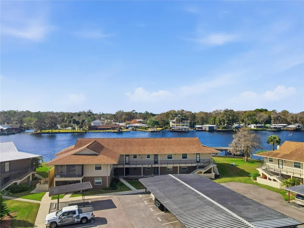 1640 JUNO TRAIL #204C Astor, FL 32102