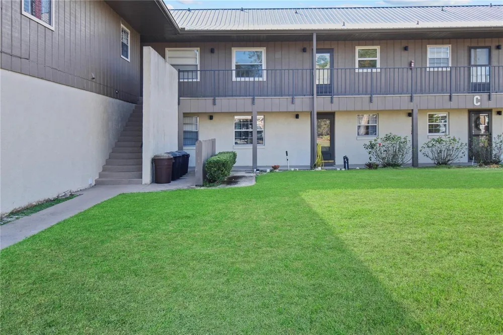 1640 JUNO TRAIL #204C Astor, FL 32102