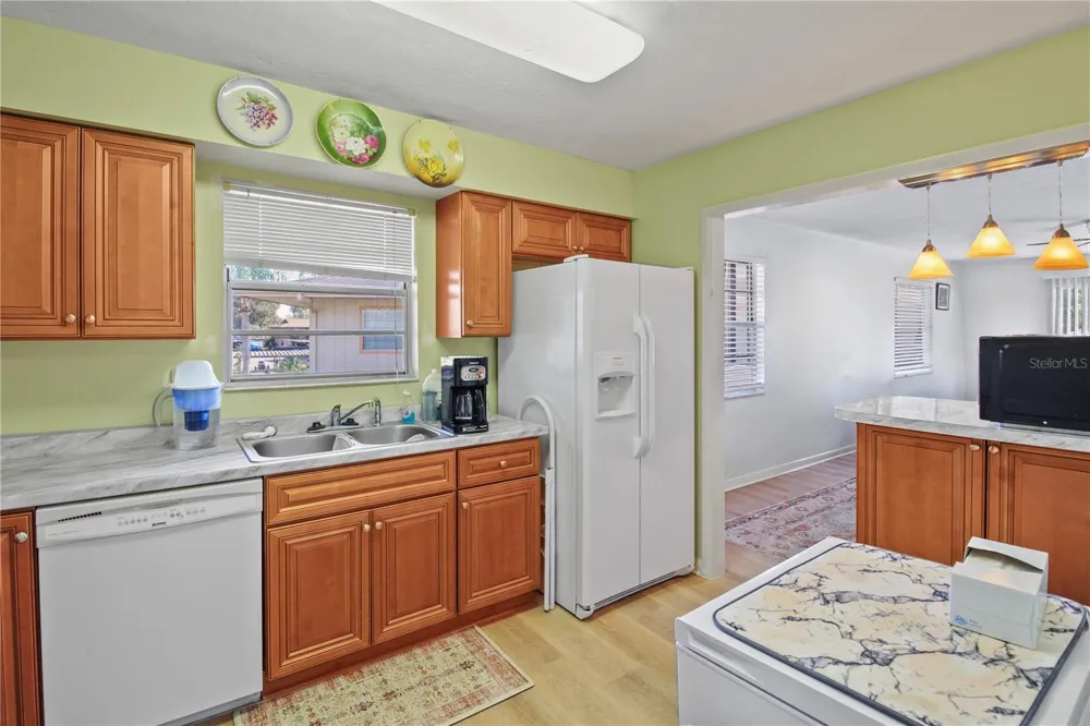 1640 JUNO TRAIL #204C Astor, FL 32102