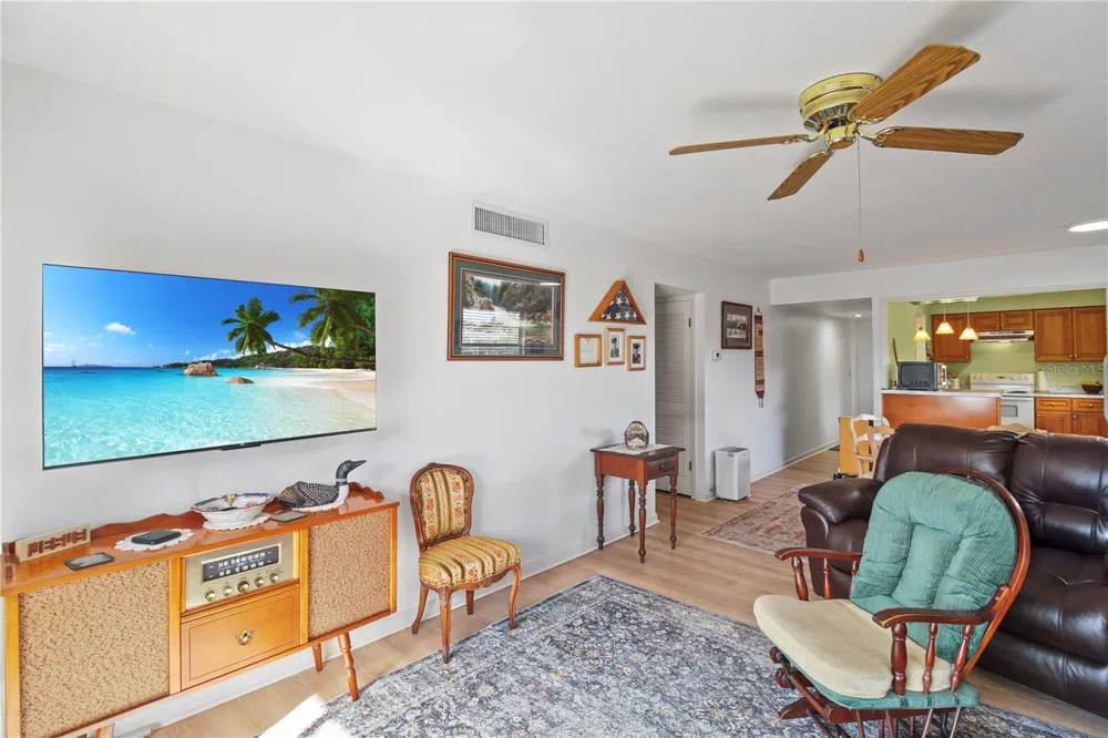 1640 JUNO TRAIL #204C Astor, FL 32102