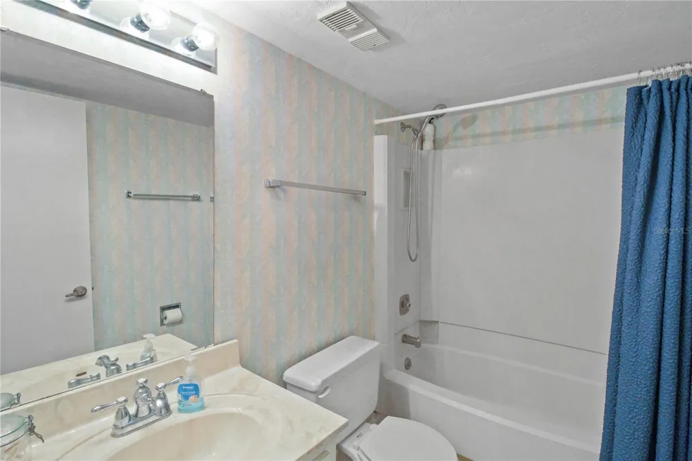 1640 JUNO TRAIL #204C Astor, FL 32102