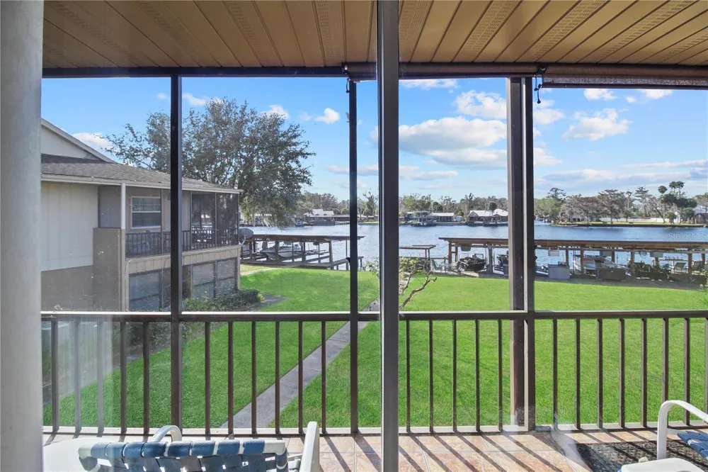 1640 JUNO TRAIL #204C Astor, FL 32102