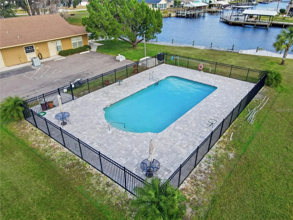 1640 JUNO TRAIL #204C Astor, FL 32102