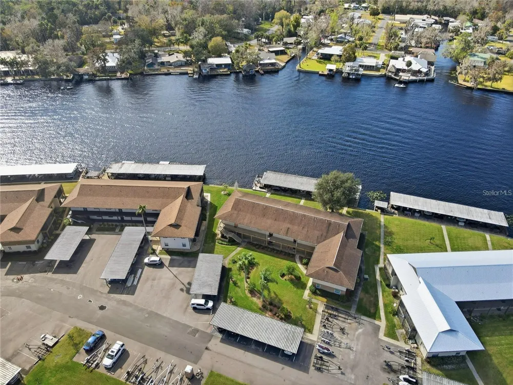 1640 JUNO TRAIL #204C Astor, FL 32102