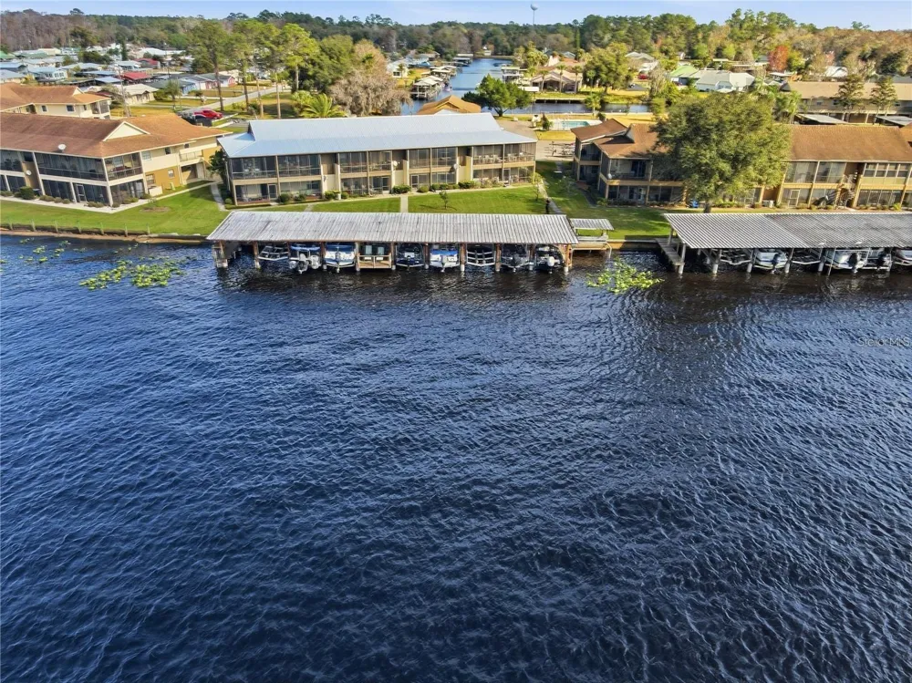 1640 JUNO TRAIL #204C Astor, FL 32102