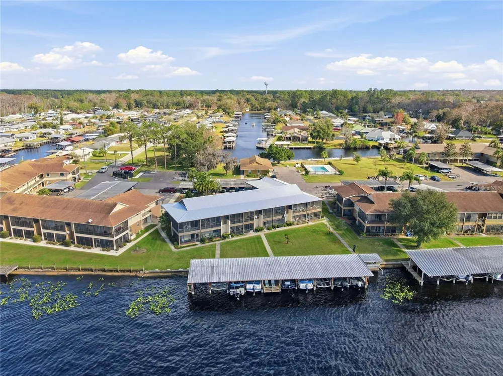 1640 JUNO TRAIL #204C Astor, FL 32102