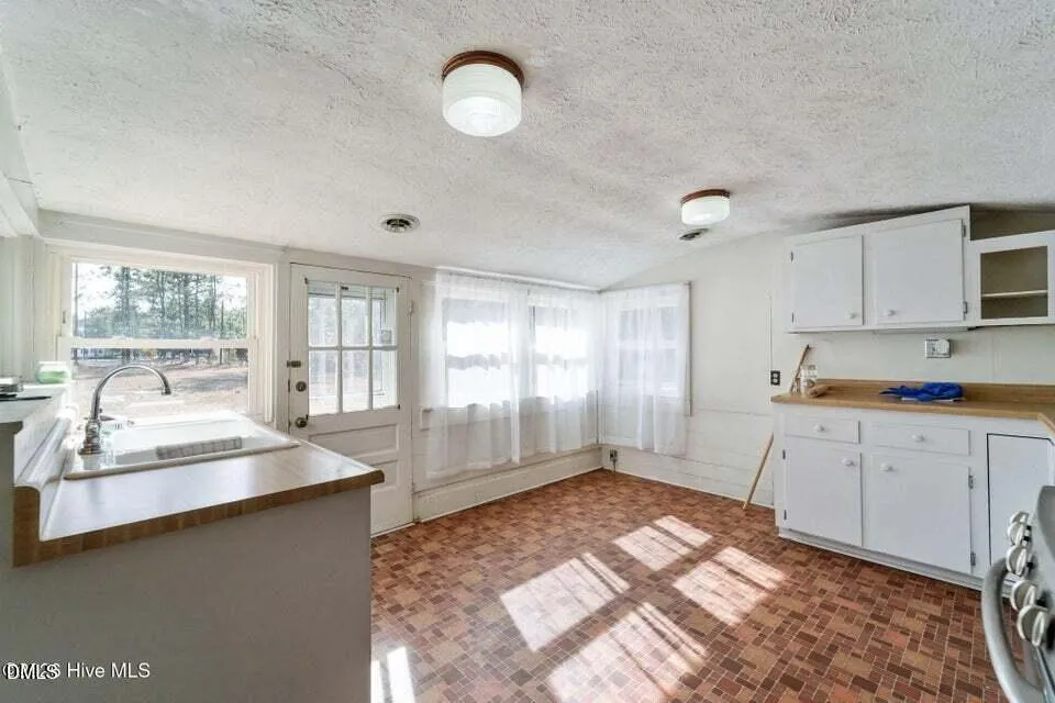 376 Foxfire Road Aberdeen, NC 28315