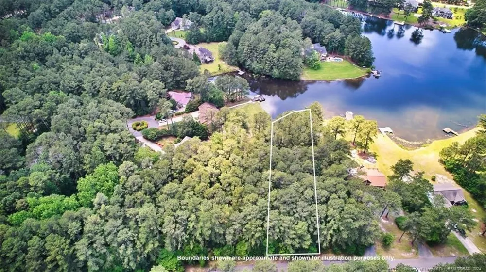 16 Lakeshore Wagram, NC 28396