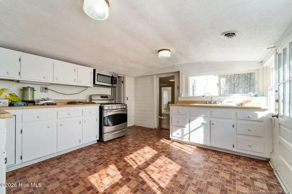 376 Foxfire Road Aberdeen, NC 28315