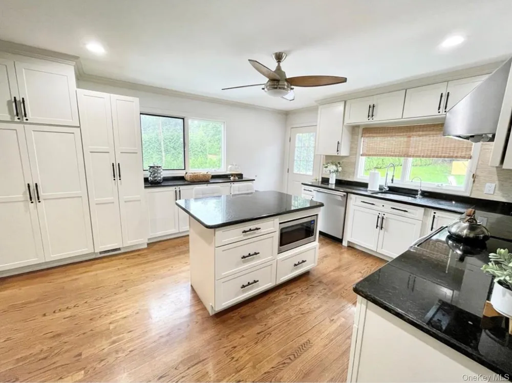51 cheviot Southampton, NY 11968