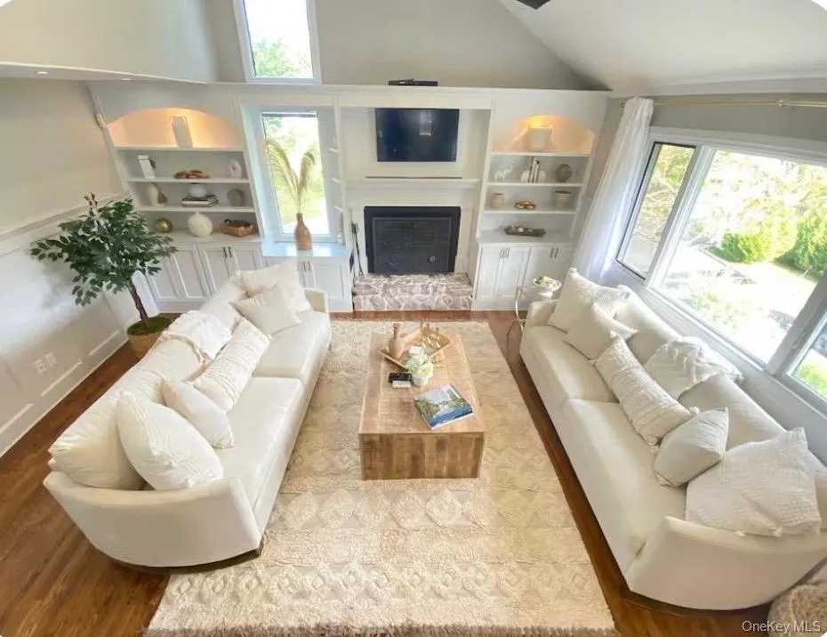 51 cheviot Southampton, NY 11968