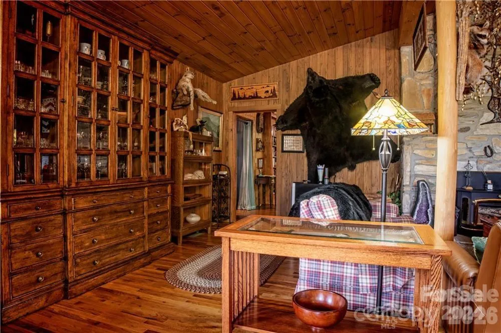 2736 White Oak Flats Road Green Mountain, NC 28740
