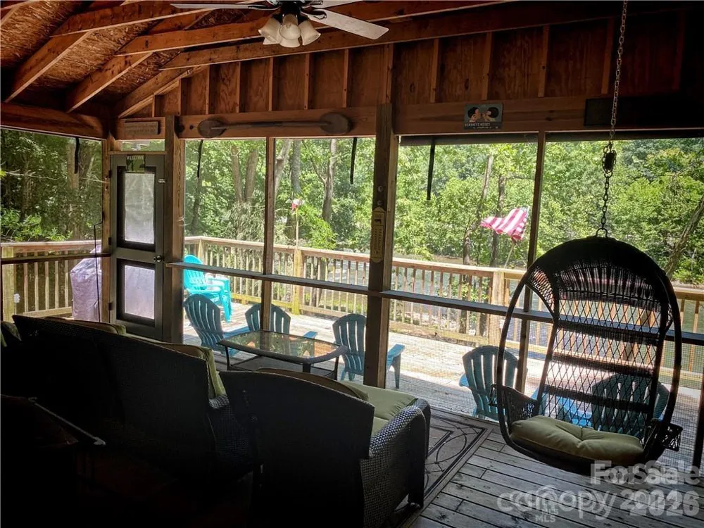 2736 White Oak Flats Road Green Mountain, NC 28740