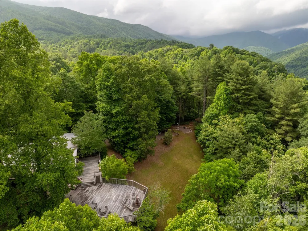 2736 White Oak Flats Road Green Mountain, NC 28740