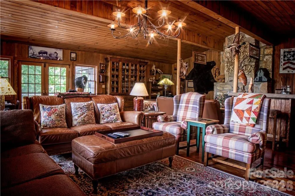 2736 White Oak Flats Road Green Mountain, NC 28740