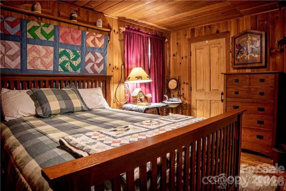 2736 White Oak Flats Road Green Mountain, NC 28740