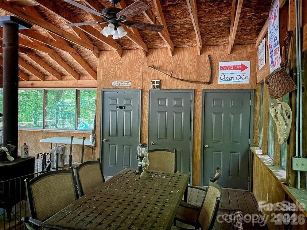 2736 White Oak Flats Road Green Mountain, NC 28740