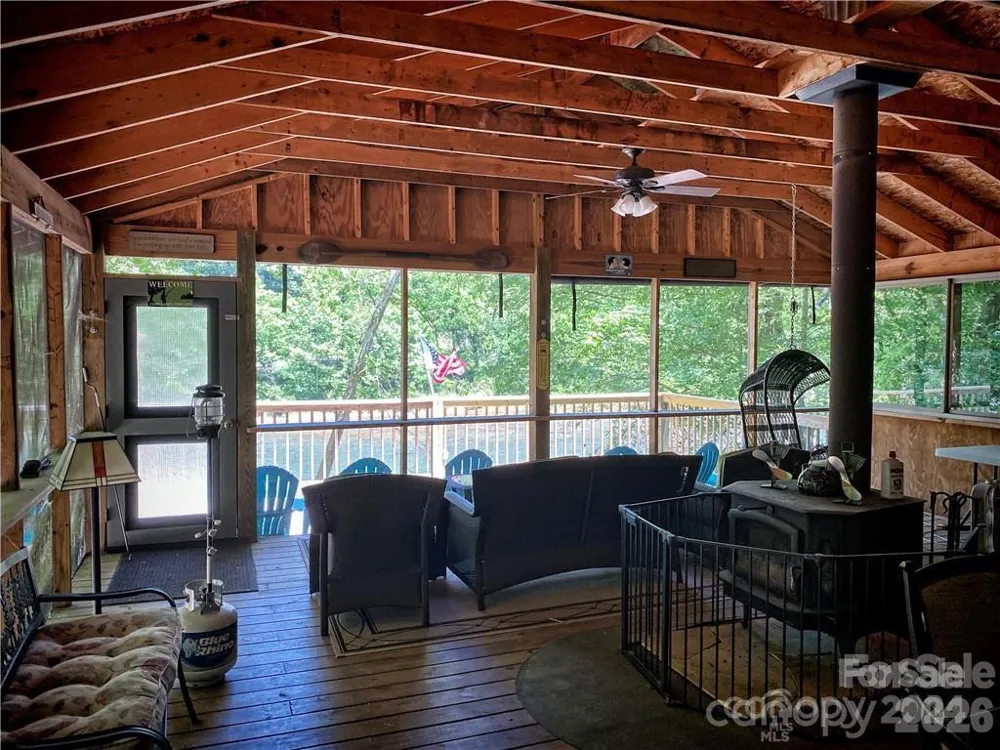 2736 White Oak Flats Road Green Mountain, NC 28740