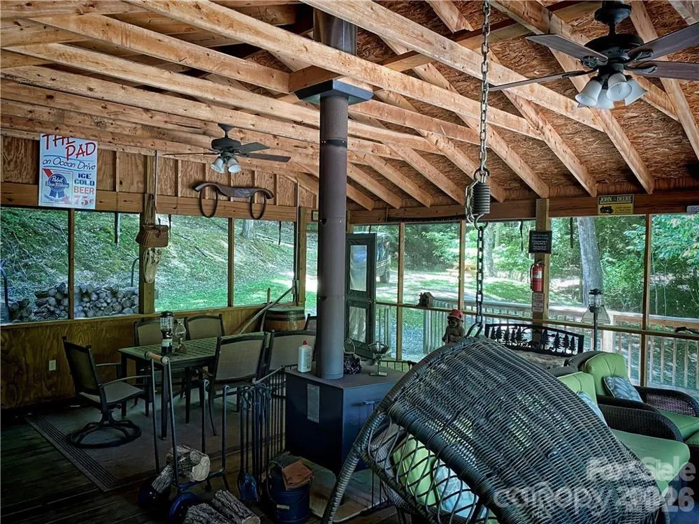 2736 White Oak Flats Road Green Mountain, NC 28740