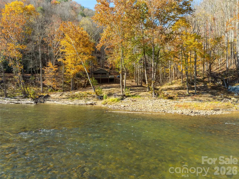 2736 White Oak Flats Road Green Mountain, NC 28740