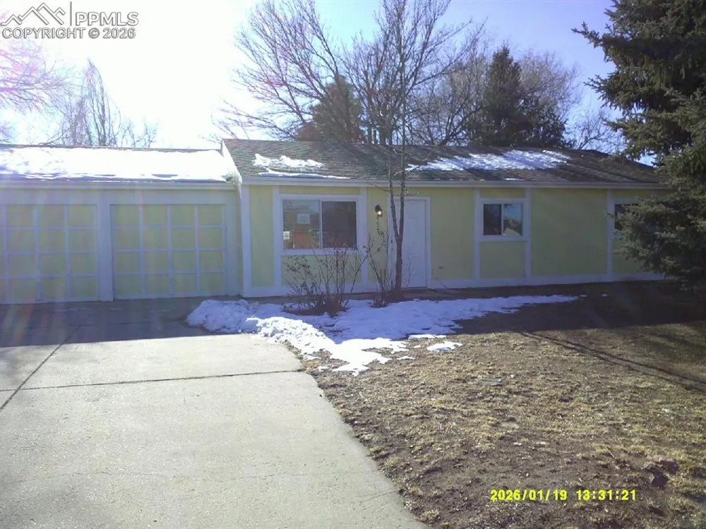 4427 E Eastcrest Drive