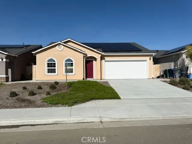 1133 Orange Avenal, CA 93204