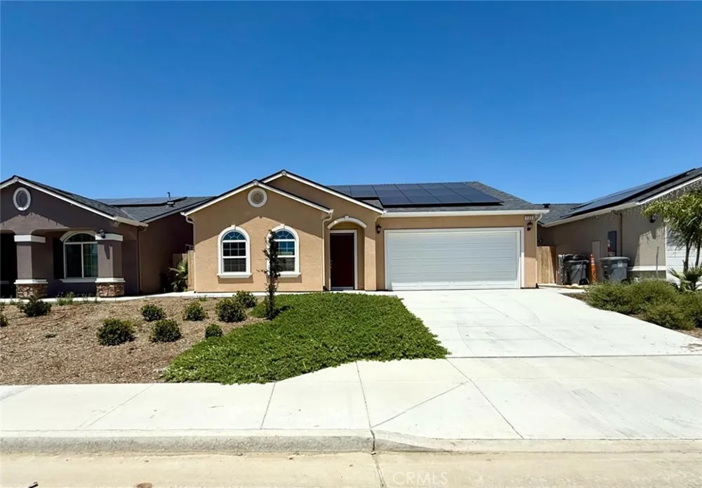 1133 Orange Avenal, CA 93204