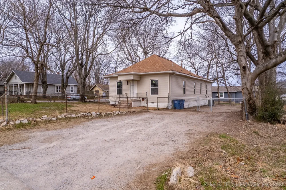 1017 W Newton Street