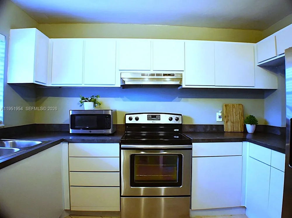 9450 Live Oak Pl #303